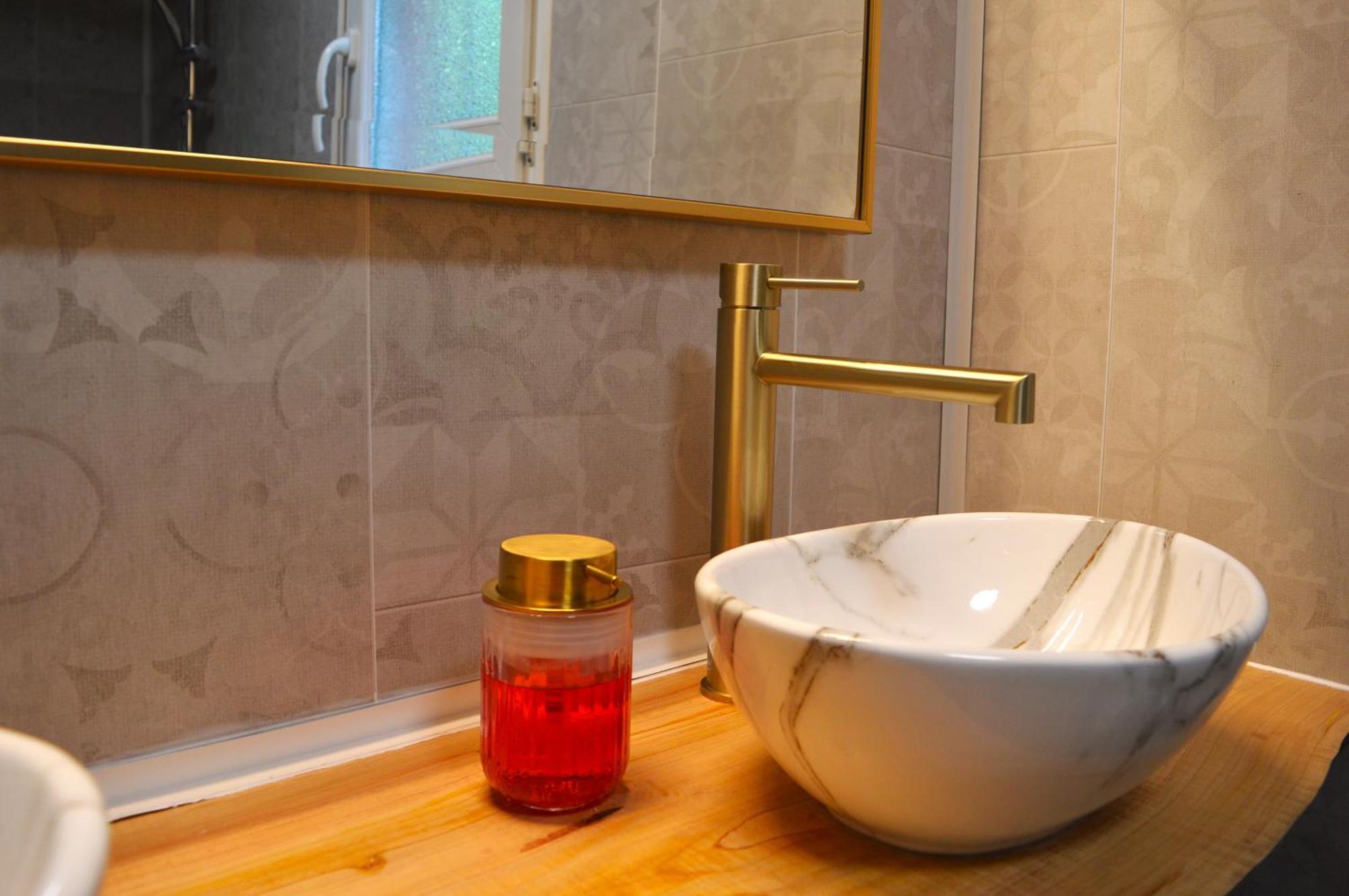 La Rose Des Vents & Spa - Gite La Parenthese Néoules Zewnętrze zdjęcie